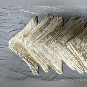 Table linen napkins 15x15”